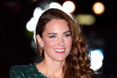 Inside Kate Middleton’s hen do where she sang like a popstar and dressed up in a bodysuit..