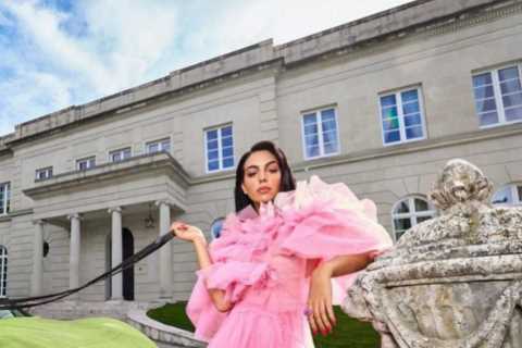 Cristiano Ronaldo’s fiancee Georgina Rodriguez wows in stunning pink gown as she promotes new..