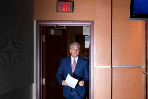 Jan. 6 Inquiry Weighs a Major Escalation: Subpoenaing Colleagues