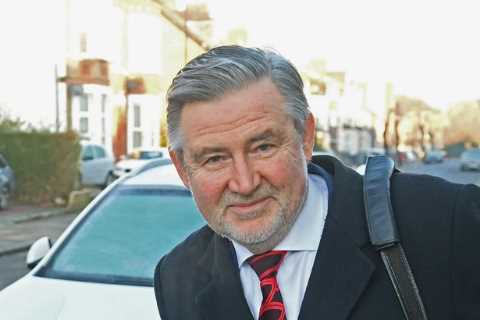 Labour MP Barry Gardiner DENIES relationship with Chinese ‘agent’ endangered colleagues as he..