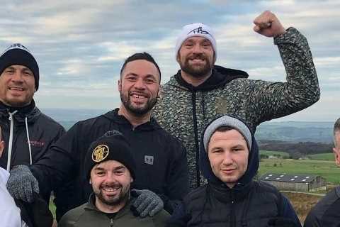 Tyson Fury heads out training with Joseph Parker and rugby World Cup winner Sonny Bill Williams..