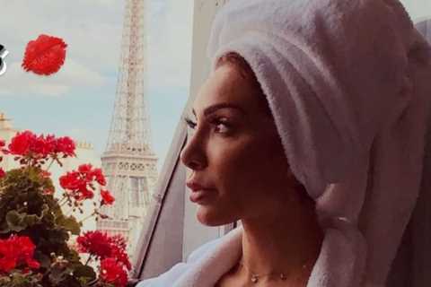 Teen Mom Farrah Abraham almost slips out of bathrobe in throwback photo after star showed off her..