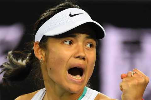 Emma Raducanu fights past Stephens after 17-minute opening set at Australian Open to continue Grand ..
