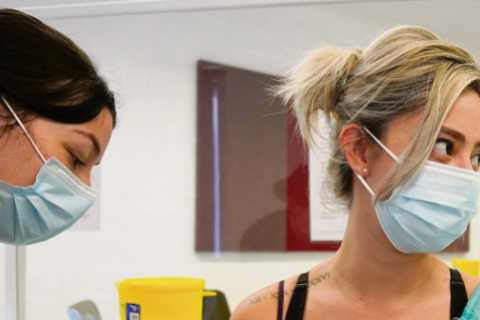 Britain has passed Omicron peak &amp; the end of pandemic is now in sight, experts reckon