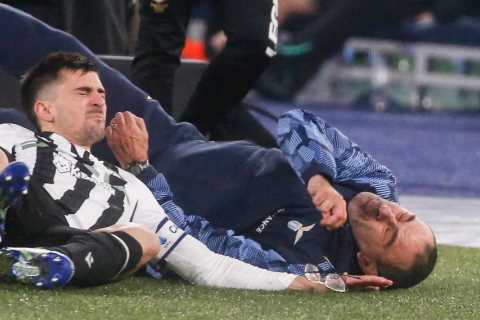Watch as ex-Chelsea boss Sarri is FLOORED and glasses fly off after Udinese ace collides with him..