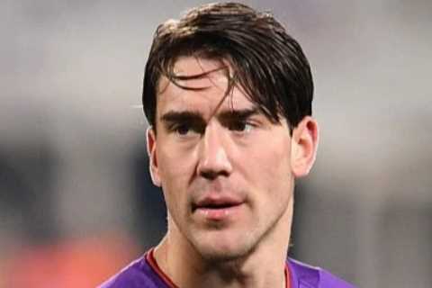 Fiorentina ‘accept Arsenal’s £88m Dusan Vlahovic transfer bid but striker has already agreed to..