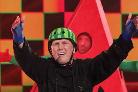 Inside Dancing On Ice’s Bez’s time in prison as he once rioted because there wasn’t enough trifle