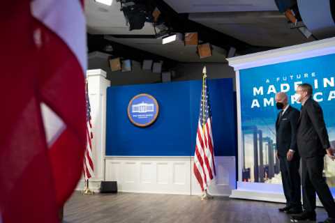 Biden Looks to Intel’s U.S. Investment to Buoy His China Agenda