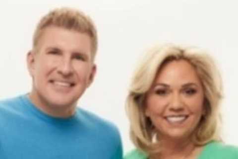 Chrisley Knows Best star Julie Chrisley shows off 27lb weight loss as husband Todd says she looks..