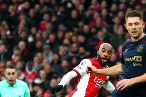 Arsenal 0 Burnley 0: Wasteful Gunners lose ground in race for top four as Clarets earn huge point..