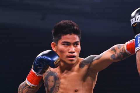 Mark Magsayo beats Gary Russell on points to end boxing’s longest championship reign and claim WBC..