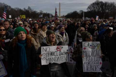 Thousands join Defeat the Mandates march in Washington DC as antivaxxer Robert F. Kennedy addresses ..