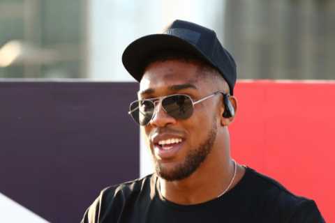 Anthony Joshua ready to accept Tyson Fury vs Oleksandr Usyk step aside deal to take warm-up fight..