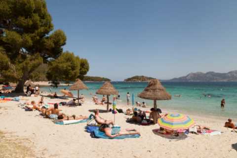 Holiday warning as Spain tightens Covid entry rules catching out millions of Brits – important..