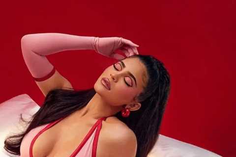 Kylie Jenner fans suspect she quietly gave birth to second child after she ‘drops hint’ with sexy..