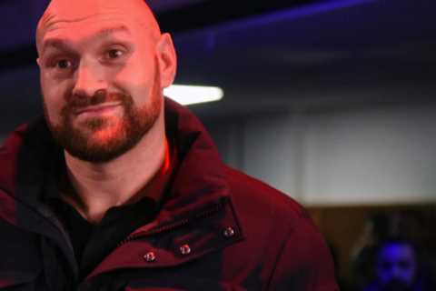 Tyson Fury blasts Anthony Joshua for missing £66m super-fight opportunity after Dillian Whyte purse ..