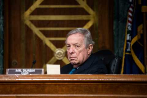 Senate Democrats Plan to Move Quickly on Successor to Justice Breyer