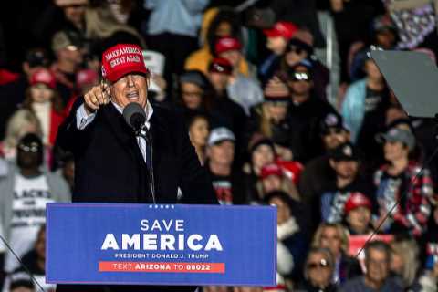 The Man at the Center of Arizona’s Primary