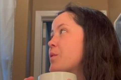 Teen Mom fans claim Jenelle Evans is wearing a WIG in new photo after star denied hair extension..