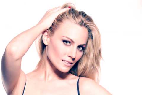 David de Gea’s wife Edurne Almagro stuns in lingerie after scoring No2 in charts