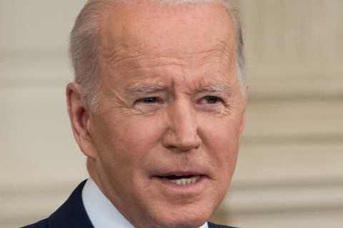 Biden calls Breyer a ‘model public servant’ and plans to name his successor soon.