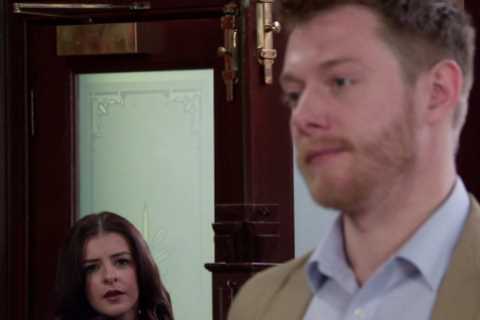 Coronation Street fans predict sinister twist for newcomer Lydia and Daisy Midgeley