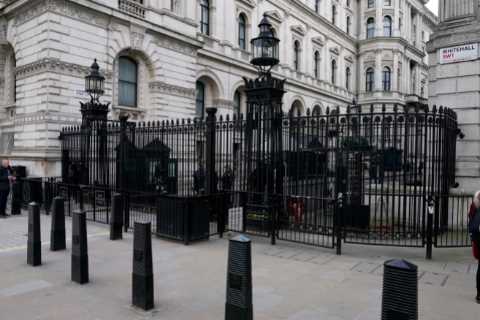 ‘Tipsy’ Downing Street official ‘taunted cops after leaving a lockdown-busting booze-up’