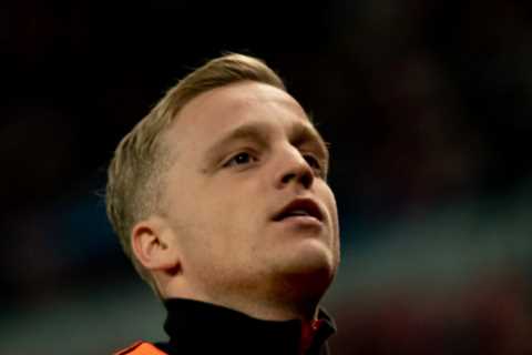 Everton join Donny van de Beek transfer race but face war with Crystal Palace for Man Utd flop..