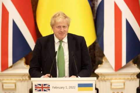 Boris Johnson doubles down on claim Keir Starmer failed to lock up Jimmy Savile when he was UK’s..