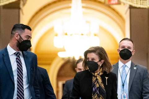 Democrats Break With Leaders Over Congressional Stock Trading
