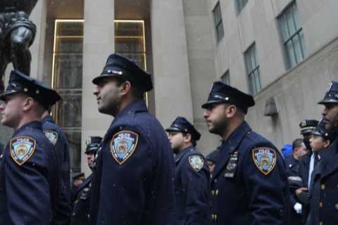 White House Moves to Reset Relationship With Police Leaders