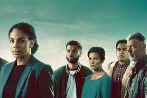 How many episodes are there in The Bay season 3?