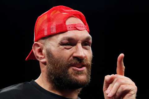 Tyson Fury brands Eddie Hearn a ‘clown’ after promoter casts doubt on Gypsy King’s commitment to..