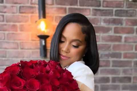 Teen Mom Cheyenne Floyd’s fiancé Zach Davis gifts star giant bouquet of roses for her bridal party