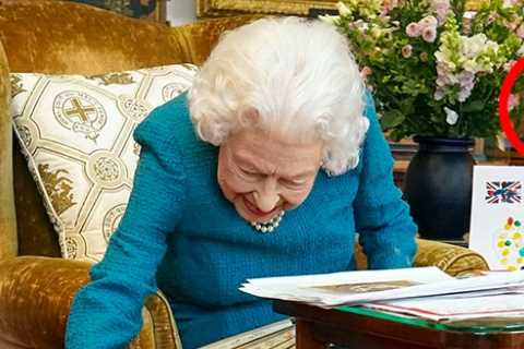 Royal fans spot romantic Kate Middleton and Prince William photo in background of Queen’s Jubilee..
