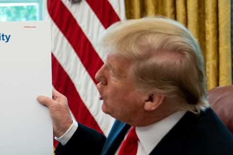 Trump Gives Documents Improperly Taken From White House to Archives