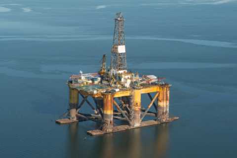 Boris Johnson backs big oil and gas companies continuing to drill in North Sea despite opposition..