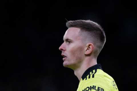 Man Utd rejected by Martin Dubravka over January transfer ‘as Newcastle keeper didn’t want to be..