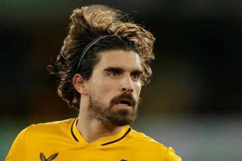 Arsenal stars slammed for celebrations after Wolves win as Ruben Neves bemoans ‘frustrating’..