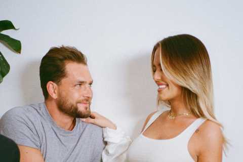 Louis Tomlinson’s sister Lottie, 23, reveals she’s pregnant with first child with Caroline Flack’s..