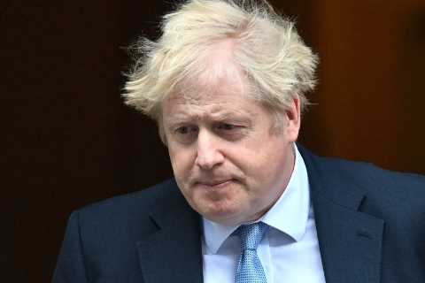 Boris Johnson urged to keep free Covid testing as he plans to scrap isolation rules