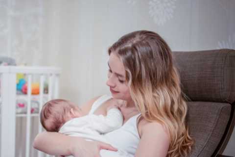 Shock photo reveals the Omicron ‘symptom’ all new mums should watch out for