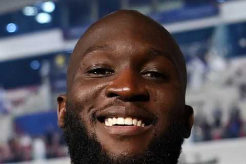 Mentor Didier Drogba calls on Romelu Lukaku to learn from him and build on Club World Cup goals to..