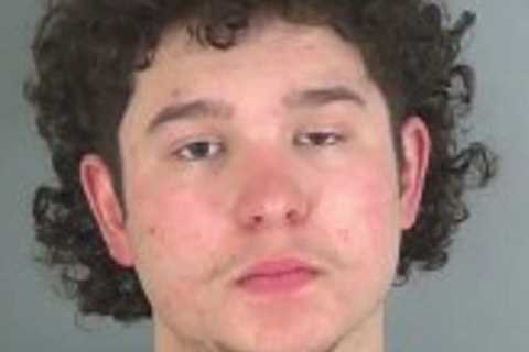 American Idol star Caleb Kennedy’s lawyer claims singer was given no bond in fatal DUI crash due to ..