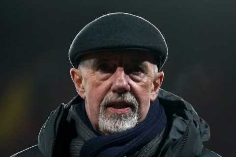 Liverpool legend Mark Lawrenson makes Premier League top four prediction with Man Utd affected by..