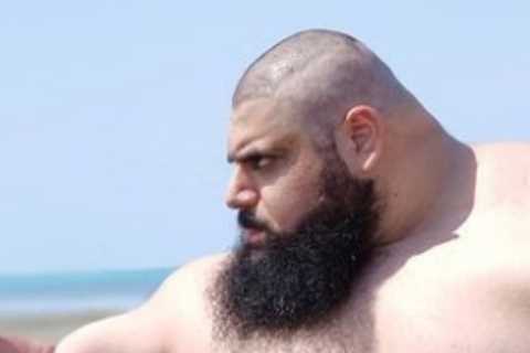 ‘You stand no chance’ – Iranian Hulk vows ‘clown’ Martyn Ford will ‘leave on stretcher’ after..