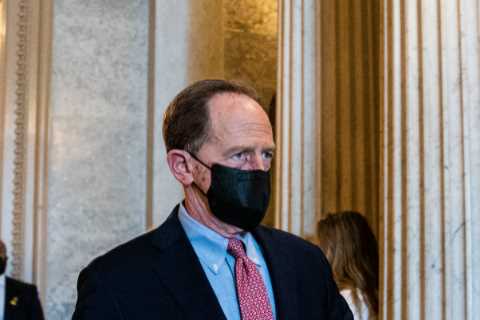 Senate Republicans Stall Critical Vote on Fed Nominees