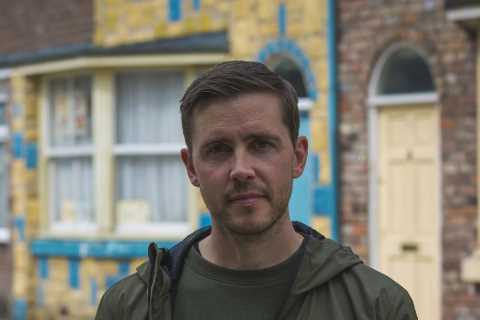 Coronation Street fans demand to know where missing character is – after three month absence