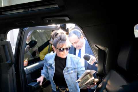 Jurors in the Sarah Palin trial said they knew of the judge’s decision to dismiss before their..