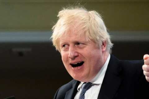 Boris Johnson ‘to scrap self-isolation rules on MONDAY’ as England to end restrictions and declare..